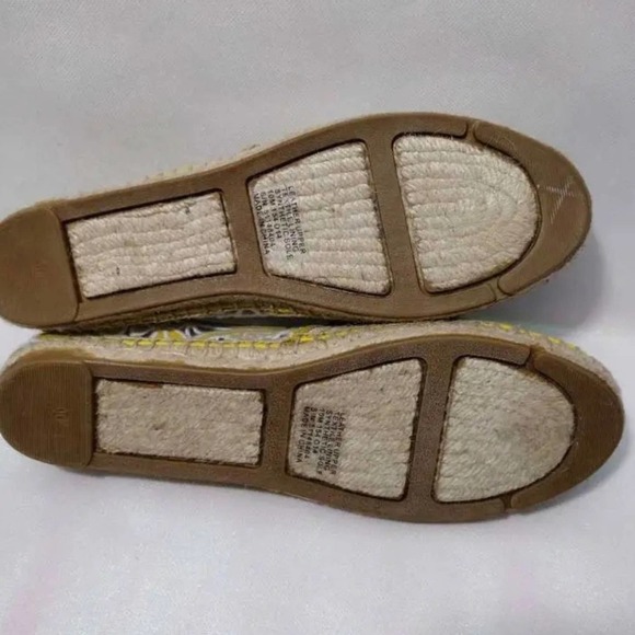 Tory Burch Womens Espadrille Flat Shoes Yellow Leather Slip On Cap Toe Floral 10 - Picture 9 of 9